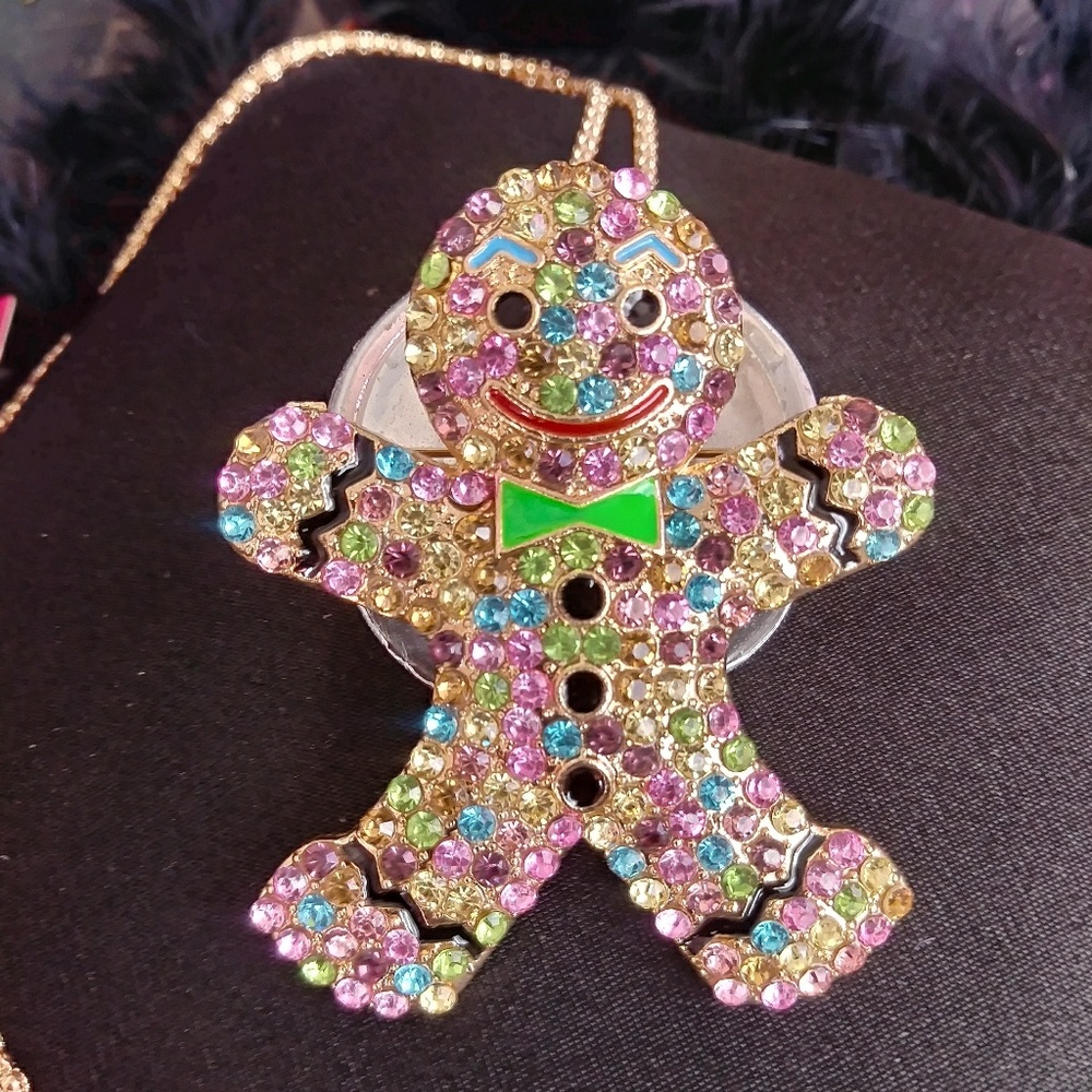 Betsey johnson gingerbread man necklace